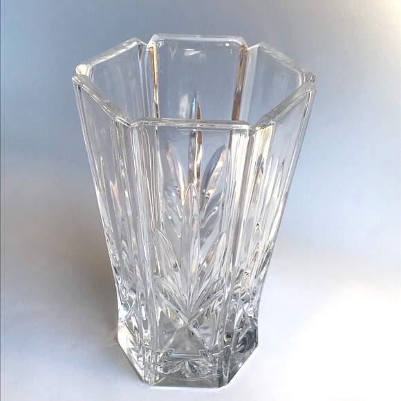 Gorgeous Clear Pressed Glass Vase Lovely Pattern - Picture 6 of 9